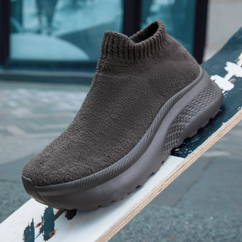 

Кроссовки для пар, новинка 2025 года, зимние новые плюшевые теплые противоскользящие износостойкие модные повседневные прогулочные туфли на толстой подошве для мужчин и женщин
