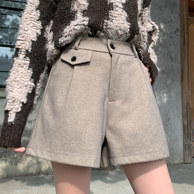 Stylish Woolen Blend Boot Shorts High Waist Wide Leg Pocket Women Shorts Korean Fashion Y2K Office Ladies Workwear Shorts