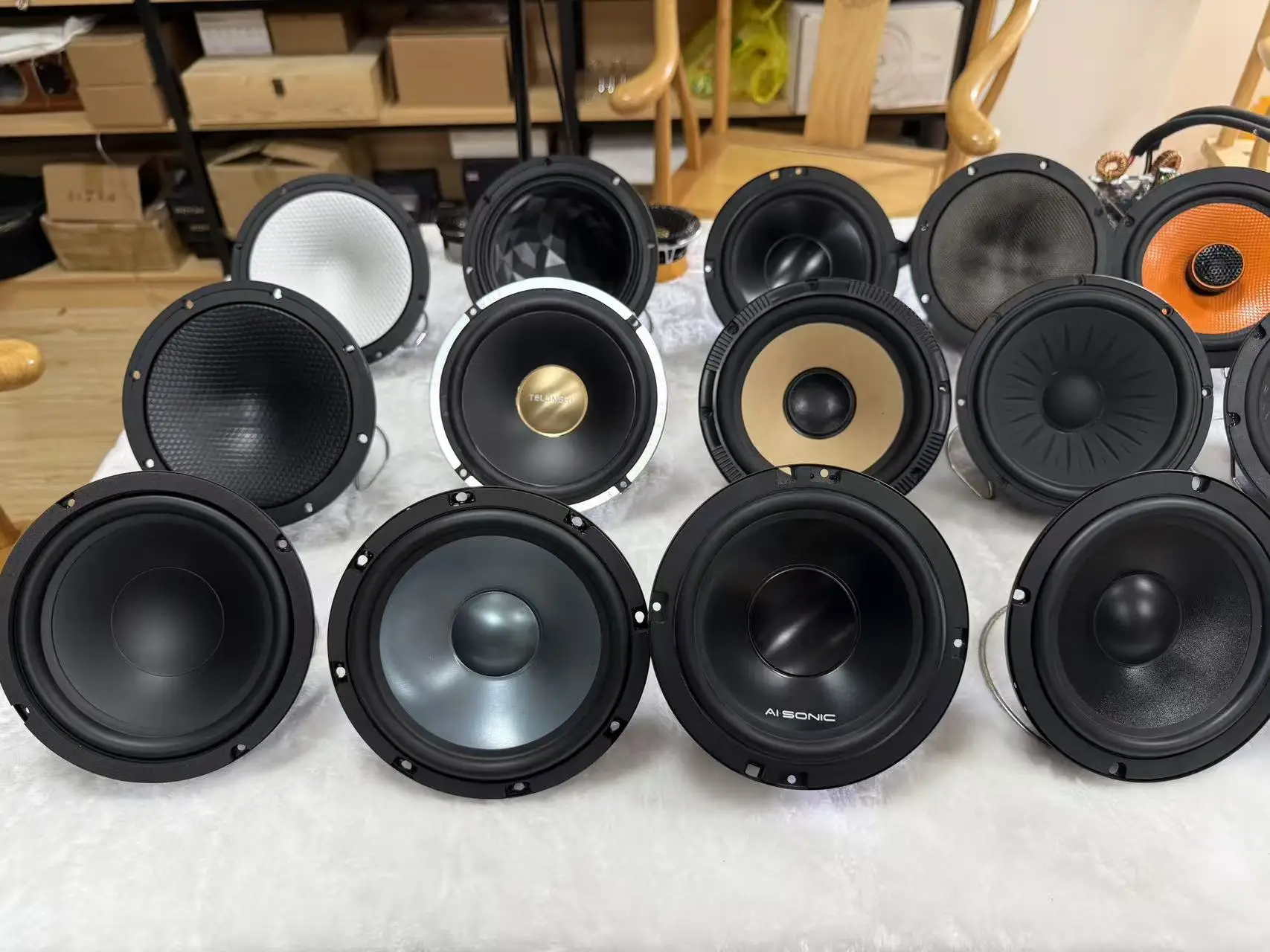 GT029 6.5" Auto Audio Unit with Heat-resistant Voice Coil, 300W Iron Grille & Replacement Parts - view 3