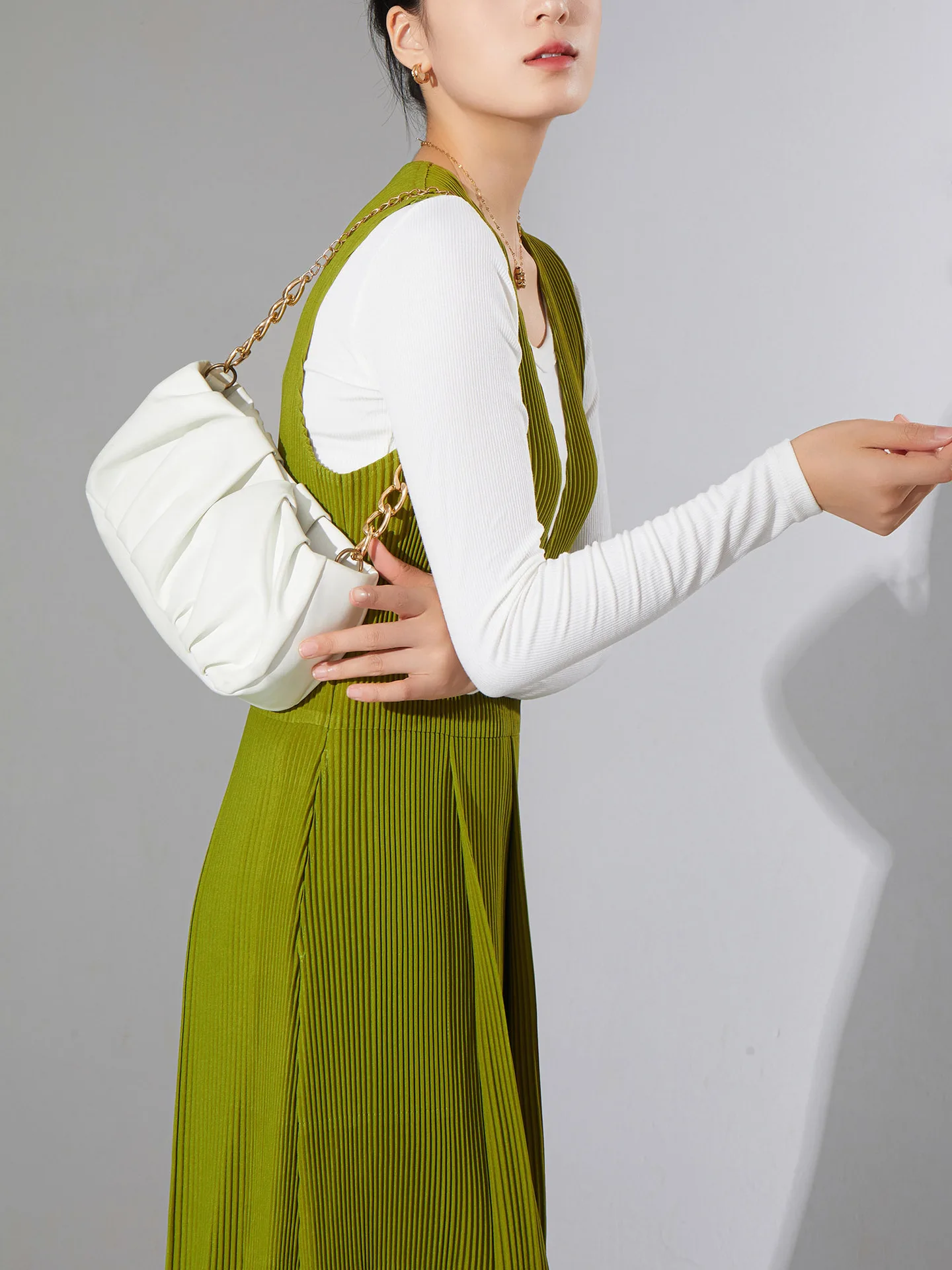 

Gentle Style Dress Strappy Dress Women's Autumn Harvest Waist Slimming Style Vest Skirt Pleated Midi Dress