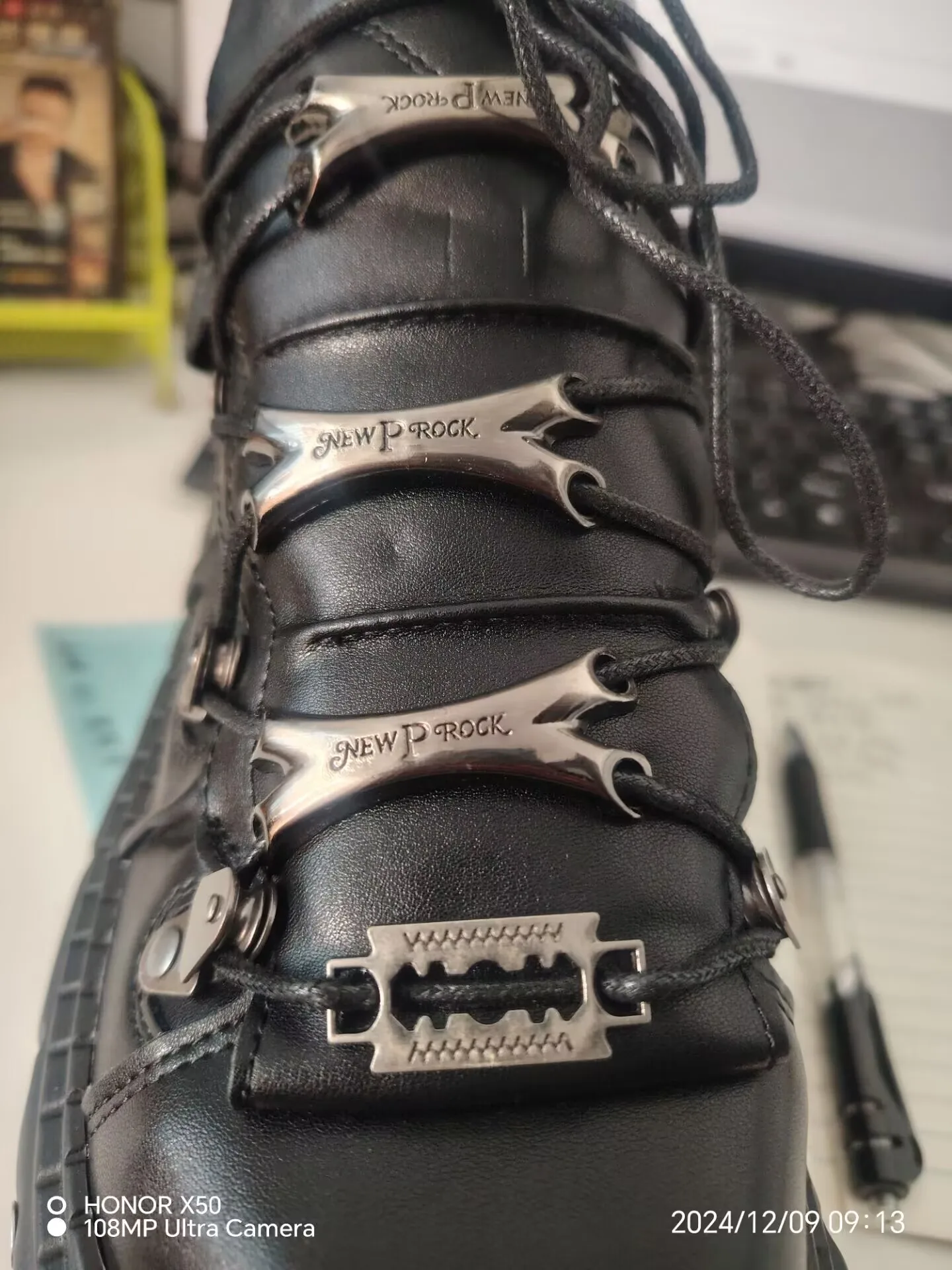 

Men's Vintage Metal Toe Rivet Platform Thick Bottom Lace-up Punk Style Height Increasing Small Leather Big Toe Women's Sho