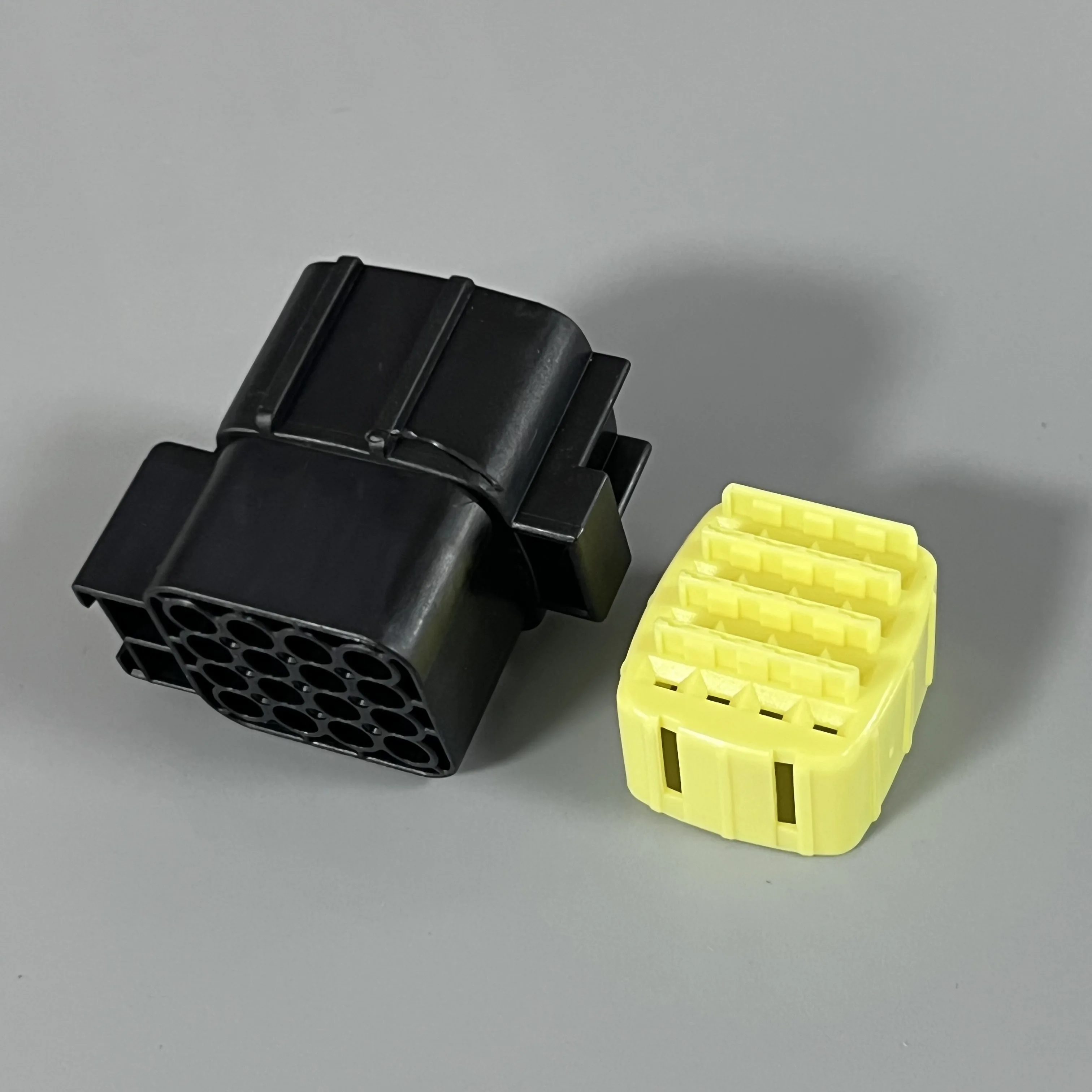 1-20 sets  16pin Automotive Accelerator Pedal Plastic Housing Wire Connector Socket 368050-1 368047-1