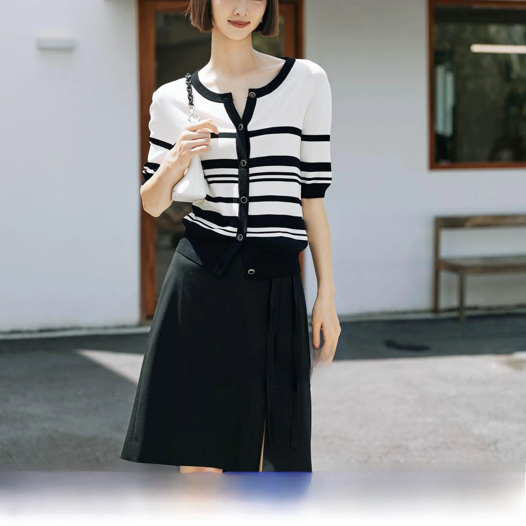 

2026YSING Весенний новый повседневный вязаный свитер в полоску для женщин, модный универсальный кардиган с коротким рукавом, круглым вырезом и пуговицами