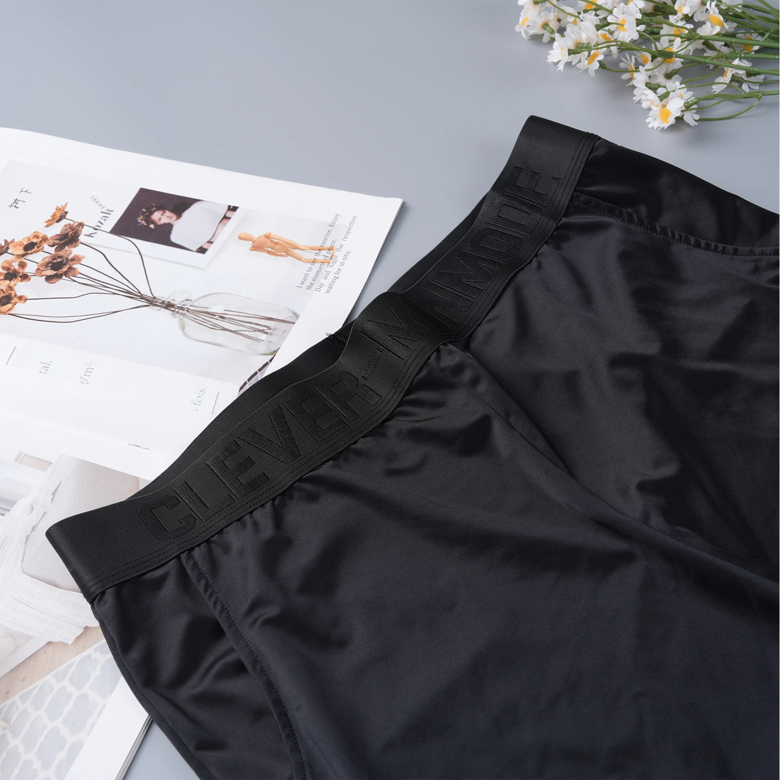Glänzende Herren-Satin-Boxershorts mit breitem Bund, locker sitzende Boxershorts, glatte, dehnbare Lounge- und Schlafunterwäsche, Homewear-Unterhosen – Detail 11