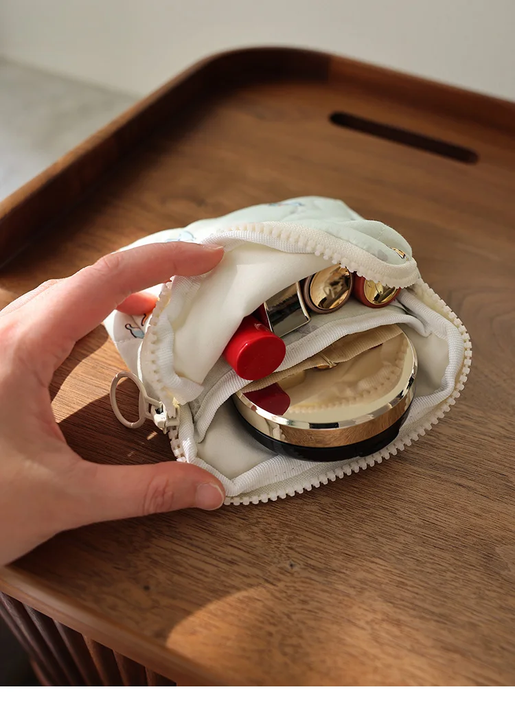 Niedliche bedruckte Katzen-Aufbewahrungstasche, Kosmetiktasche, Damenbinden- und Hygieneartikel-Tasche, tragbare kleine Make-up-Tasche für Mädchen – Detail 9