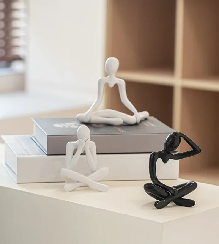 Abstract Figurative Ornament – ​​Room Decor, Plastic Craft, Creative Small Accent Piece – Artistic Decor for Entryway/Foyer