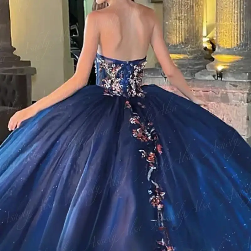 فساتين Quinceanera أنيقة باللون الأزرق الداكن مع رأس ، حبات برقبة على شكل حرف V مزين ، حفلة عيد ميلاد 16 فتاة حلوة ، 15