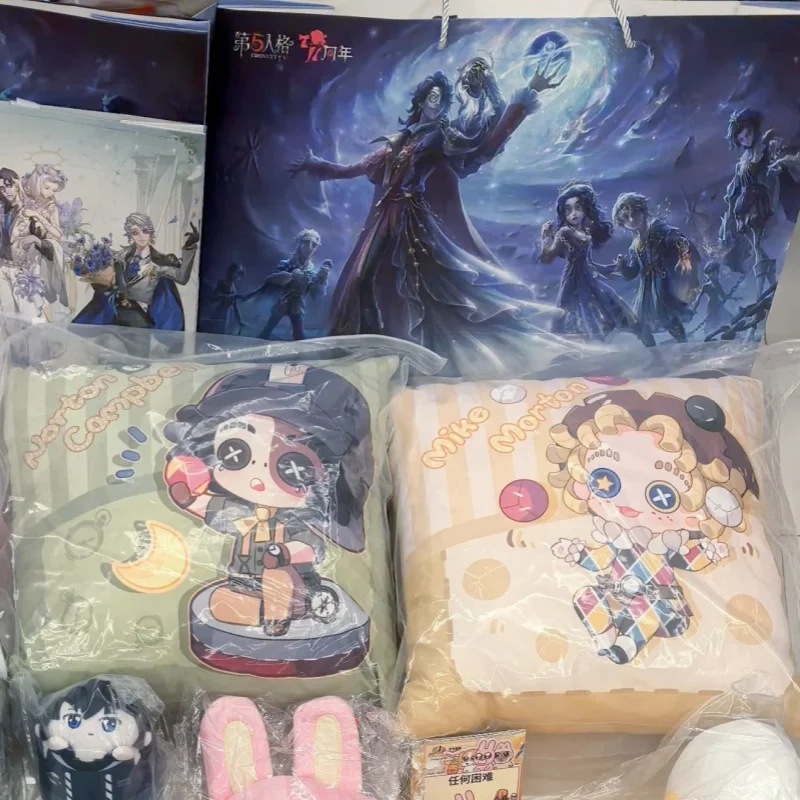 Echte Identiteit V Game Perifere Home Series Polyestervezel Q-versie Knuffelkussen Onzichtbare rits Kawaii Vriend Verjaardagscadeau