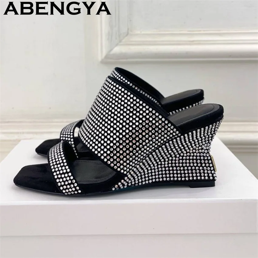 

Elegant Style Rhinestone Wedge-Heel Slippers Women Sexy Crstal Open Toe Fashion Week Slides Sandals Summer Dress Party Shoes