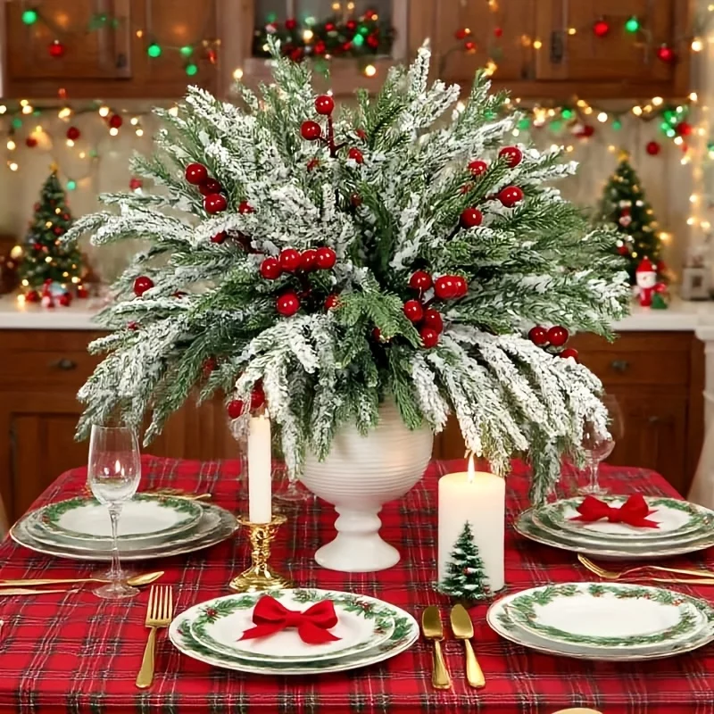 24 قطعة فروع الصنوبر الشمالية الاصطناعية مع التوت الأحمر واقعية وهمية الصنوبر إكليل كثيفة الإبر الخضراء الثلوج لزينة عيد الميلاد