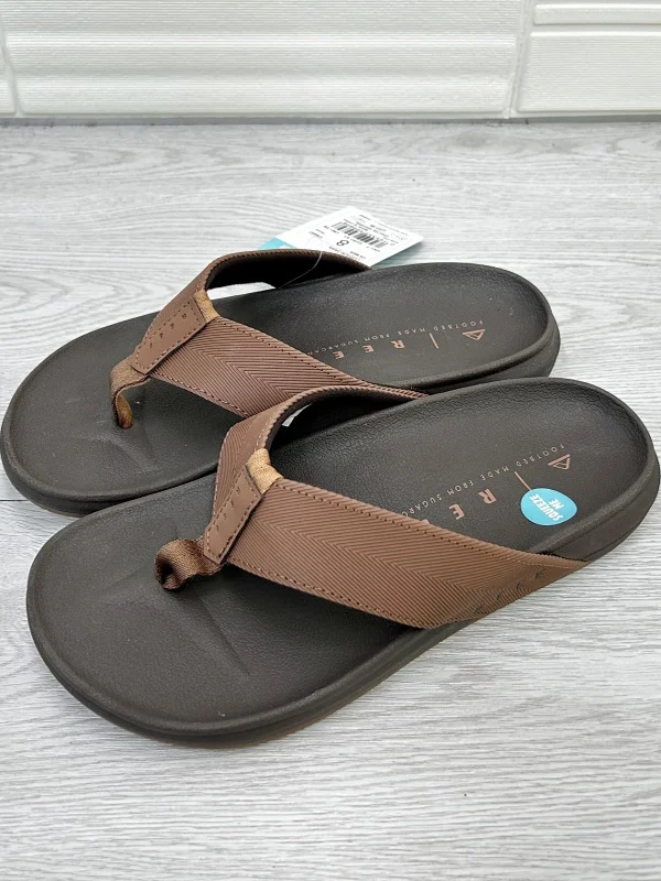 

Высококачественные мужские повседневные уличные легкие удобные противоскользящие износостойкие пляжные тапочки с клипсами, дышащие резиновые тапочки на плоском каблуке...