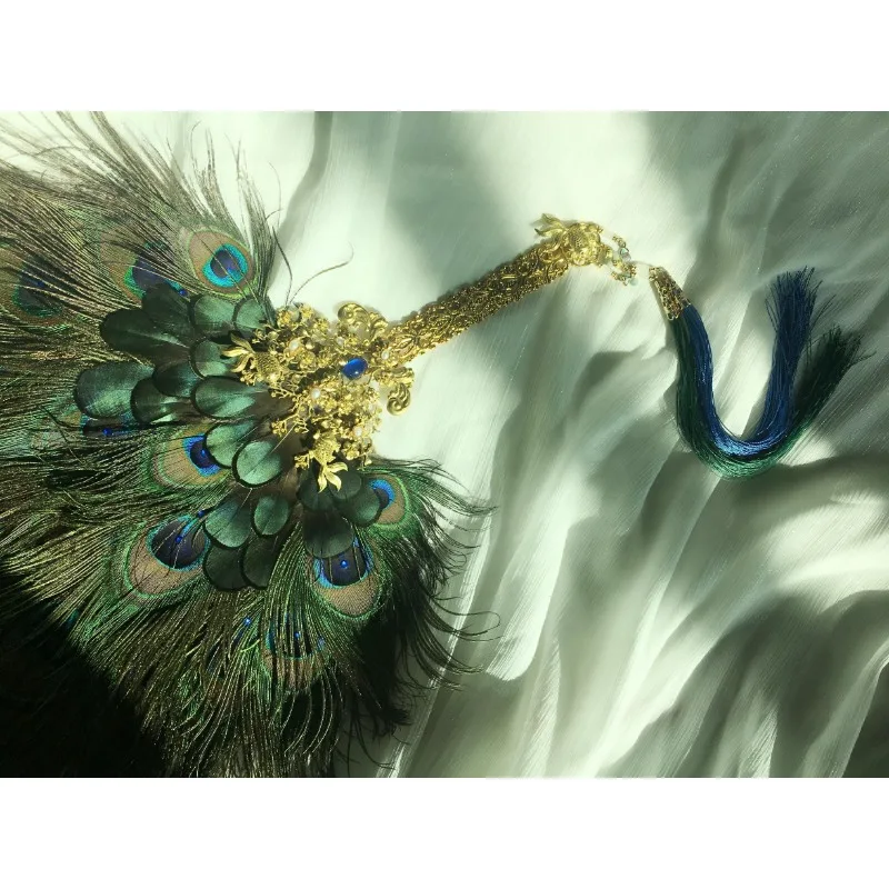 Customized [Qi Xianju] original retro feather fan Peacock feather fan Hanfu wedding fan Classical exquisite feather fan