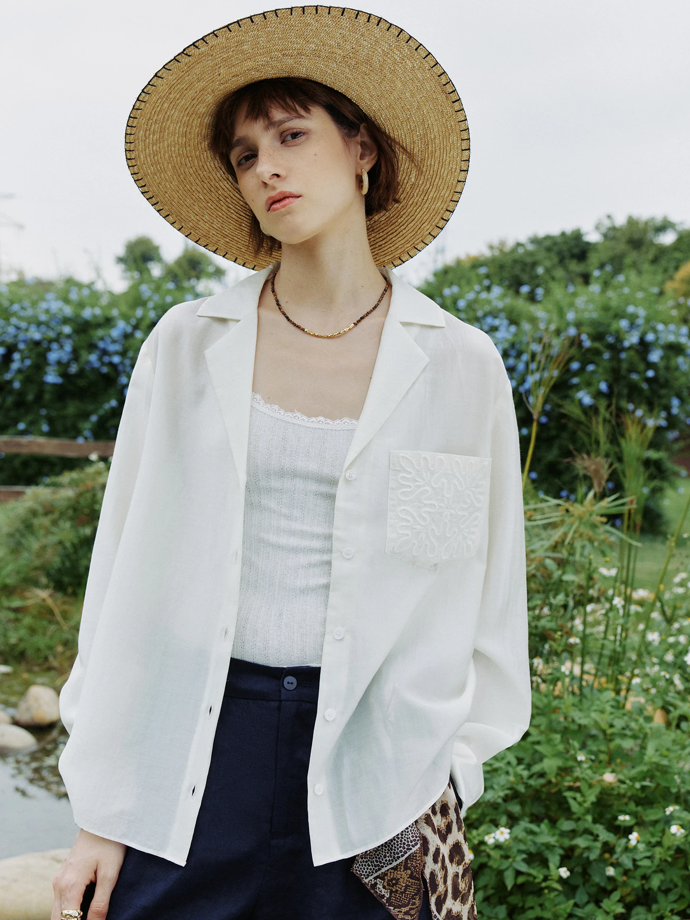 

Элегантная женская рубашка с кубинским воротником и длинными рукавами, свободного кроя, с вышивкой, тонкая, как шелковая, с объемной вышивкой, премиум-класса