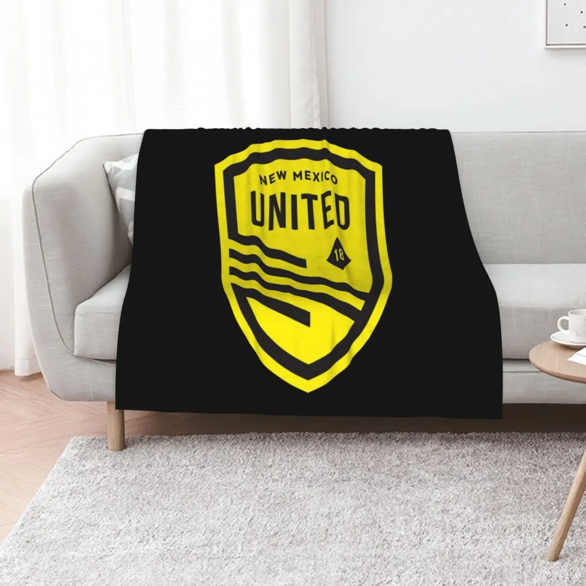 

New Mex United Logo1 Throw Blanket Hair Decoratives Stuffeds Flannel Fabric Blankets