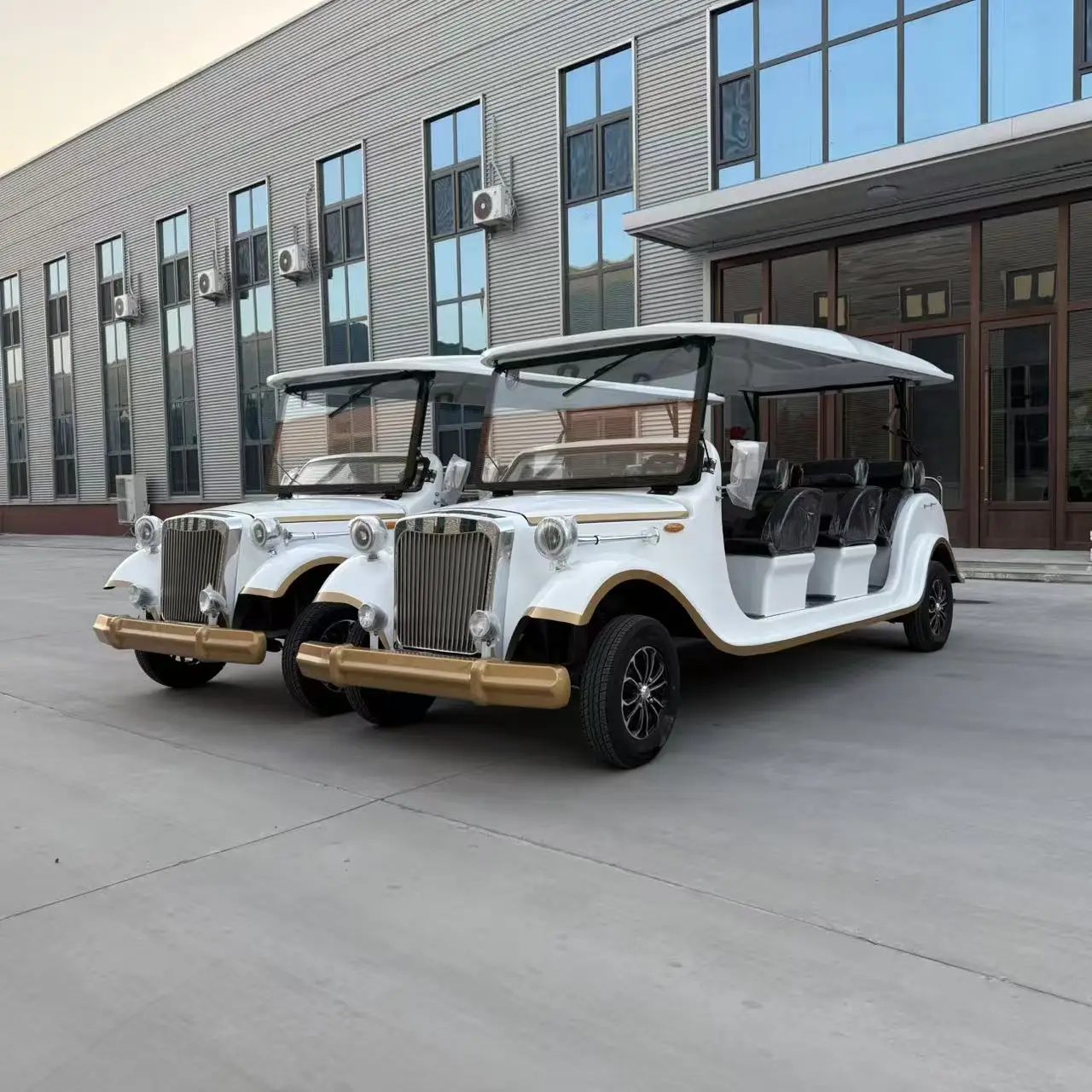 Hot Selling Electric Sightseeing Vintage Car Golf Cart Competitive Factory Price High Performance Customized 8 11 14 Seaters