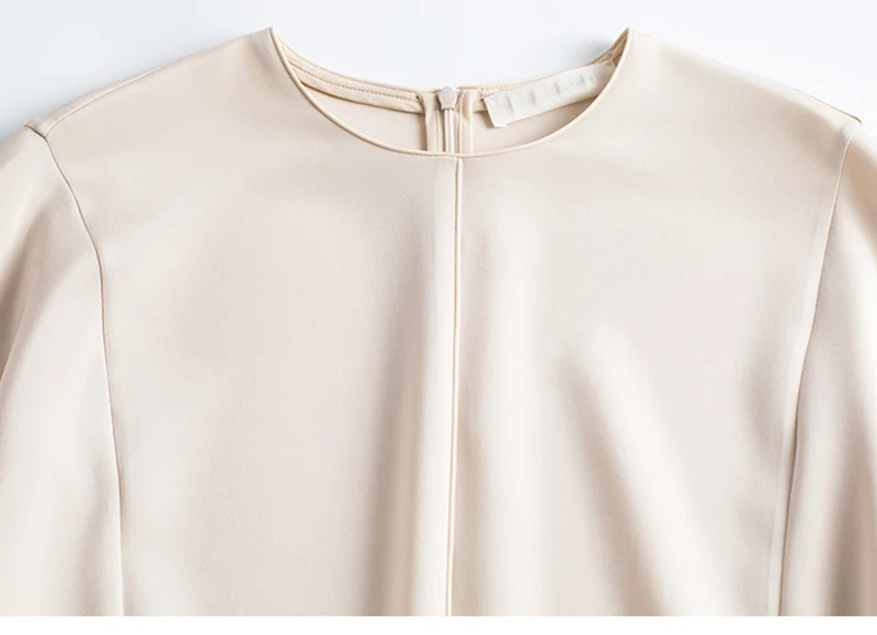 T-shirt a maniche lunghe in seta di gelso al 100% Beige Temperamento semplice Top da donna morbido, delicato e leggero e confortevole Primavera ed estate