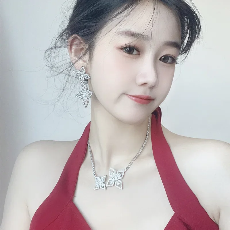 

MDL Moissanit. style Hot section four leaves imitation moissan neck chain stacked band temperament collarbone chain