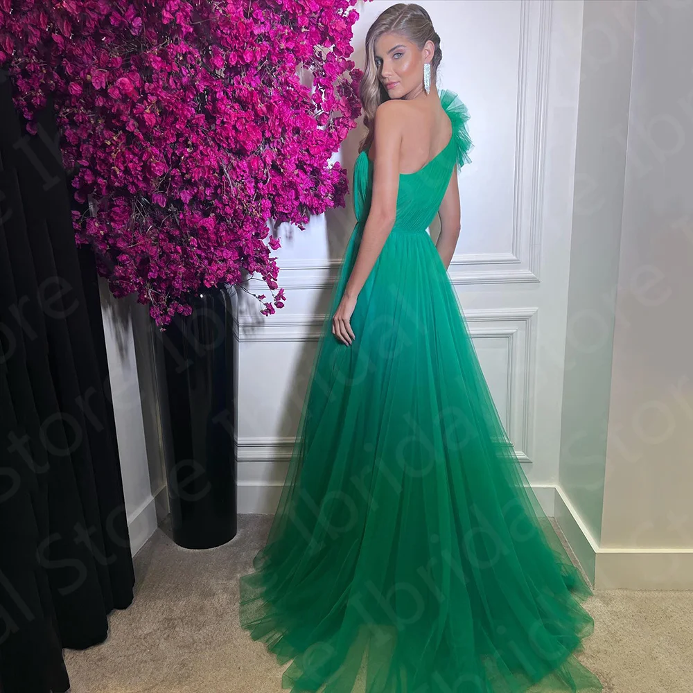 Ravissante robe de soirée verte, asymétrique, épaule dénudée, fente latérale, sans manches, tenue de mariage, dos nu, traîne