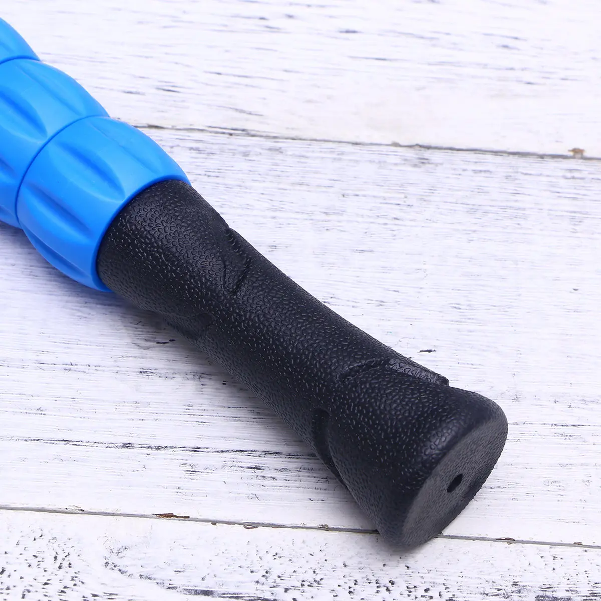 

Массажный ролик Blue Portable Muscle Roller для снятия боли в мышцах, терапии триггерных точек, миофасциального расслабления и быстрого восстановления.