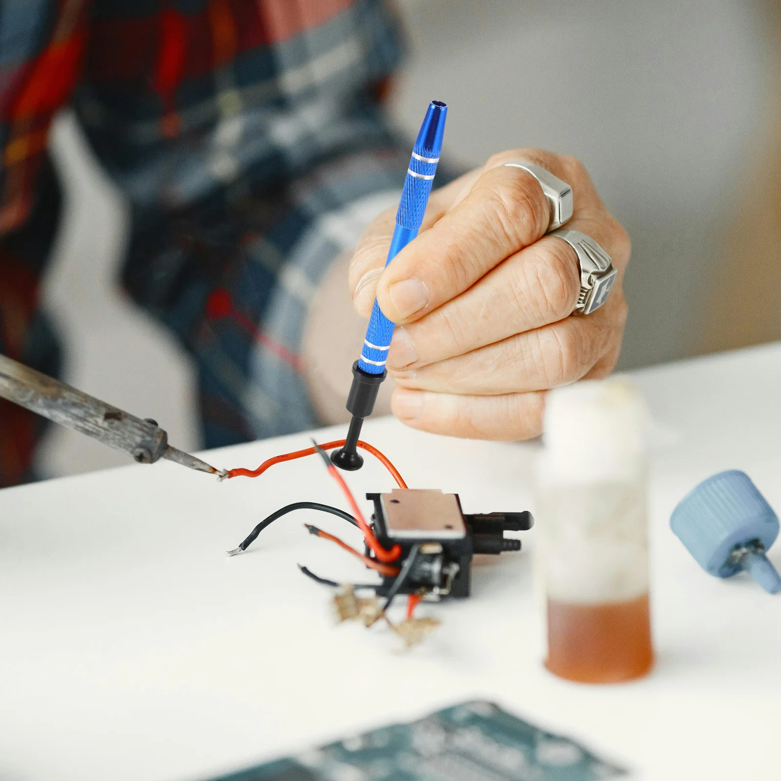 

1Set Chip Grabber Tool for Electronic Components Precision Ic Extractor with Flexible Claw Multi-Functional Picker Small Parts