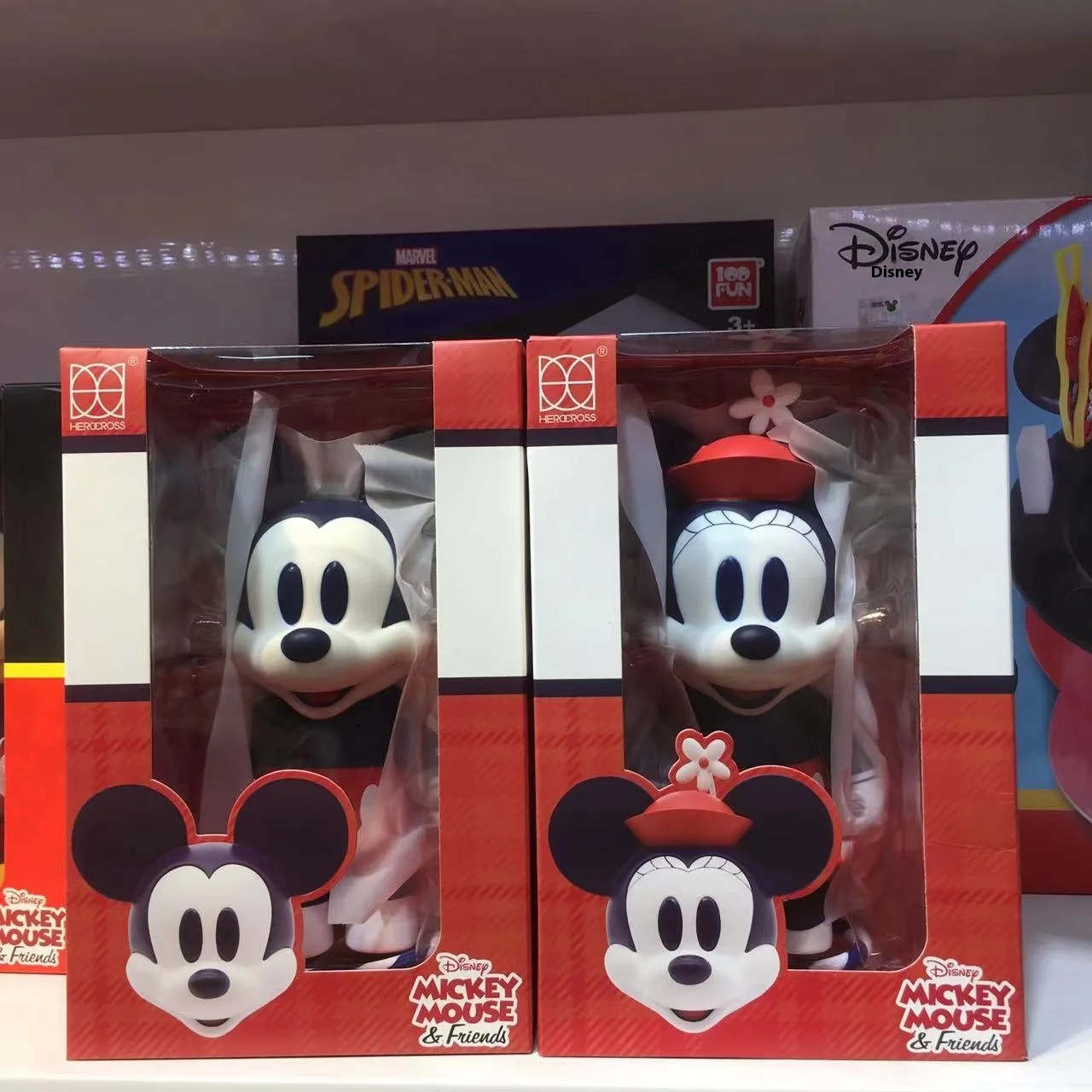 Herocross Mickey Mouse en vrienden spelen met beeldjes, kantoorornamenten, kerst- en verjaardagscadeaus voor kinderen