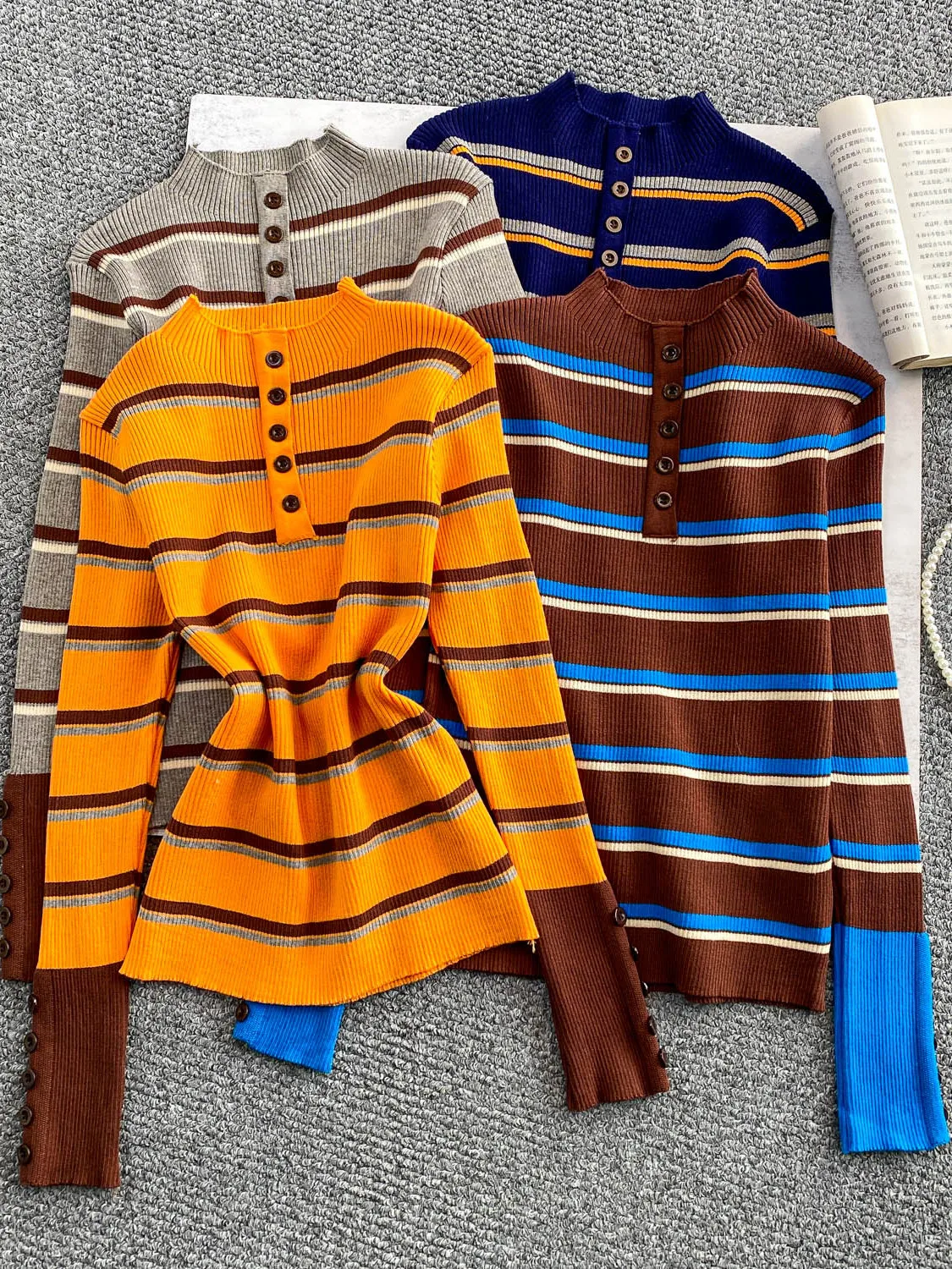 

2025 Autumn Winter Korean Sle Slim Fit Knitted round Ne Base irt Women's Casual Striped Long Sve Knitwear