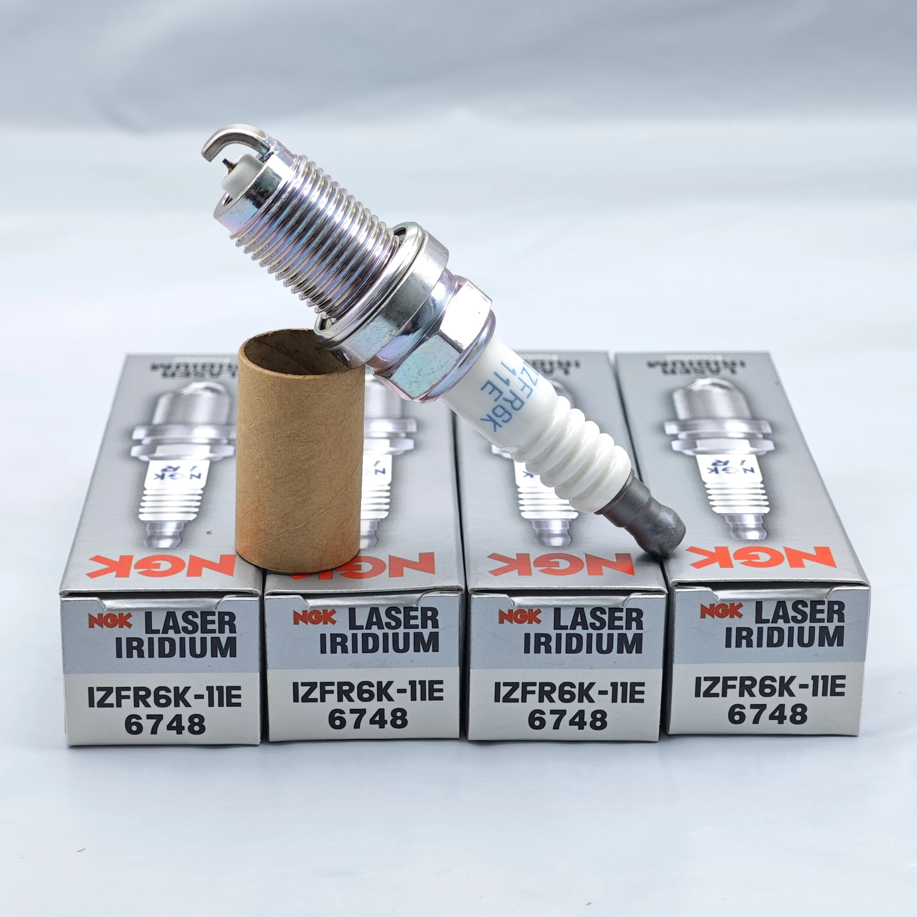 4pcs NGK Laser Iridium Spark Plug IZFR6K-11E 6748 is applicable to Honda four-stroke 90, 150, 220 outboard engines 225