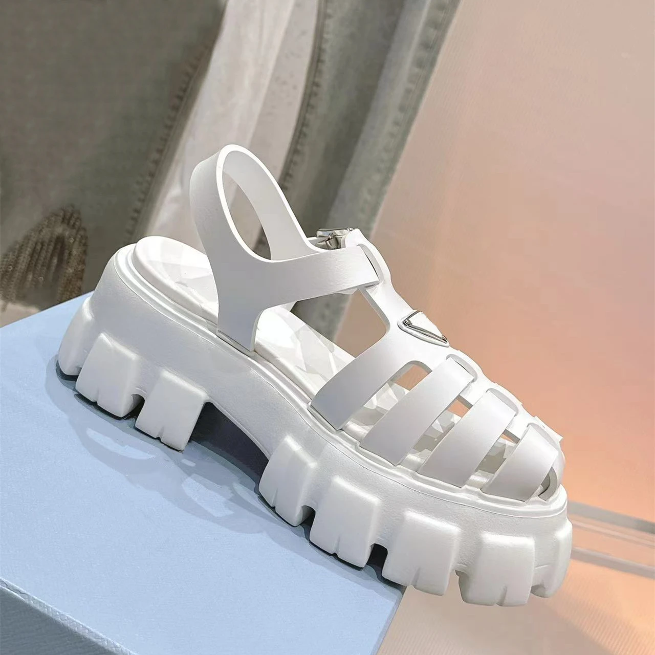 Zapatos de playa informales a la moda para mujer, sandalias cómodas y estrechas huecas de suela gruesa para mujer, sandalias romanas huecas con punta cerrada