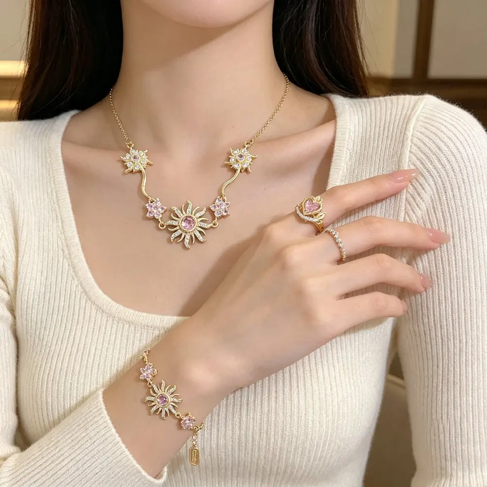 1 Set AENSOA Damen Schmuckset aus Kupfermaterial, Armband, Halskette und Ringe, zierliche Zirkon-Handkette, klassisches romantisches Schmuckgeschenk – Detail 4