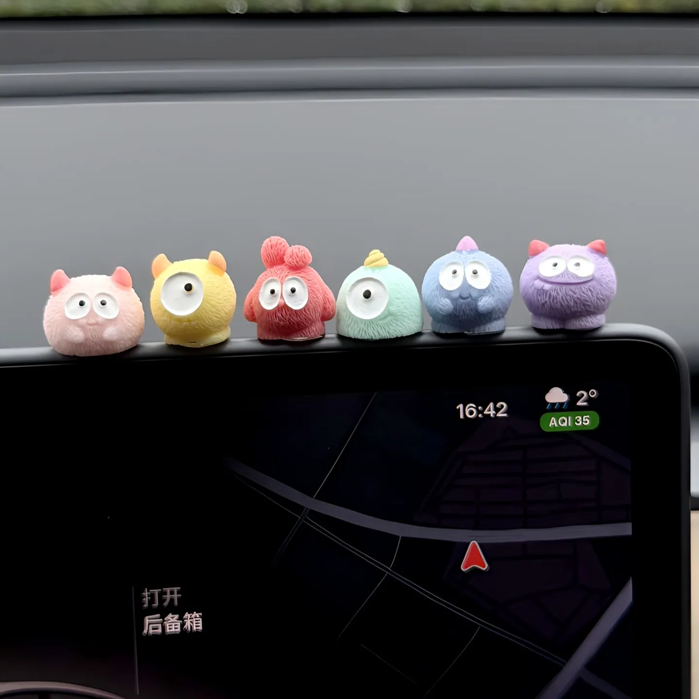 6 Peças de Enfeites Fofos de Monstro Peludo para Painel de Carro, Mini Figuras Coloridas de Desenho Animado, Acessórios de Decoração para Interior de Carro e Mesa