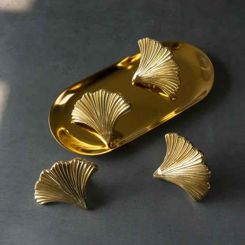 

Brass Ginkgo Leaf Furniture Handles Drawers Wardrobes Lockers Wine Cabinets Shoes Cabinets Bookcases Knobs Furniture Hardware