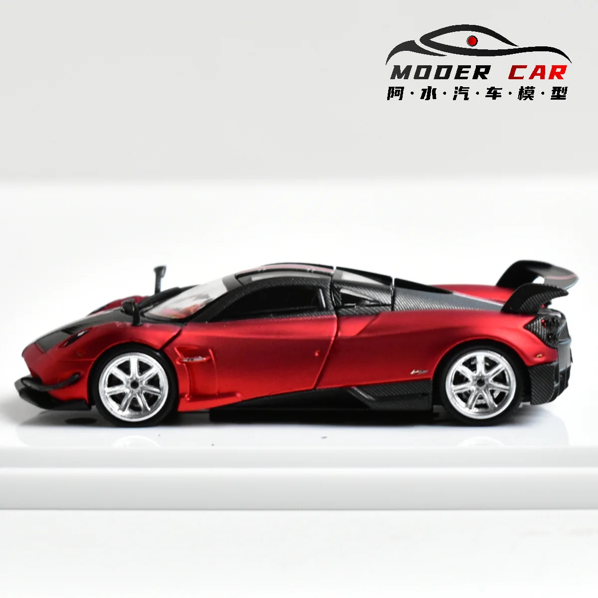 

Коллекционная литая под давлением модель автомобиля с дисплеем Demon King 1:64 Pagani Huayra