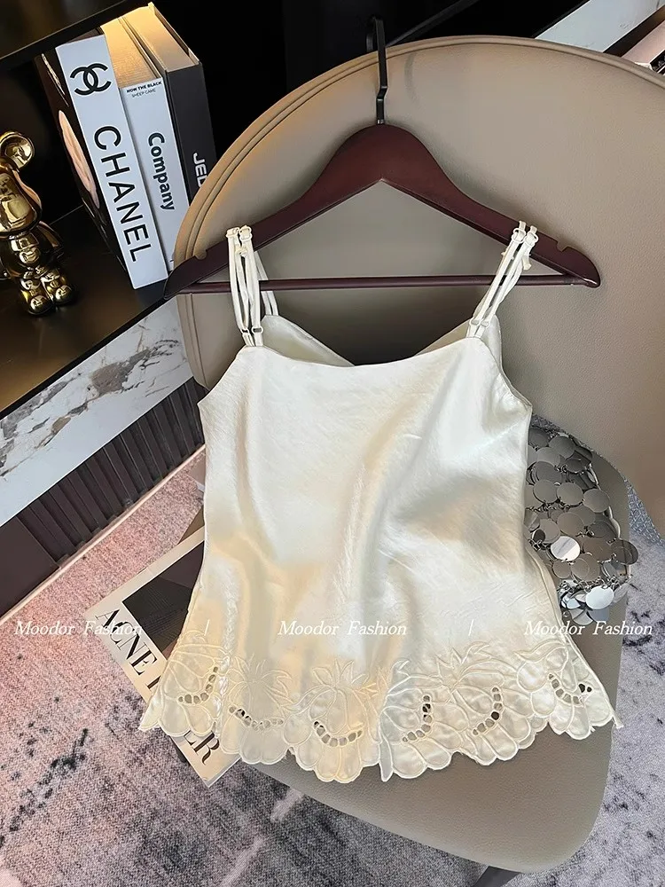 

Embroidered Sling Vest Loose Satin Silk Jacquard Top Retro Tops Office Lady Casual Wear Tops Oversized