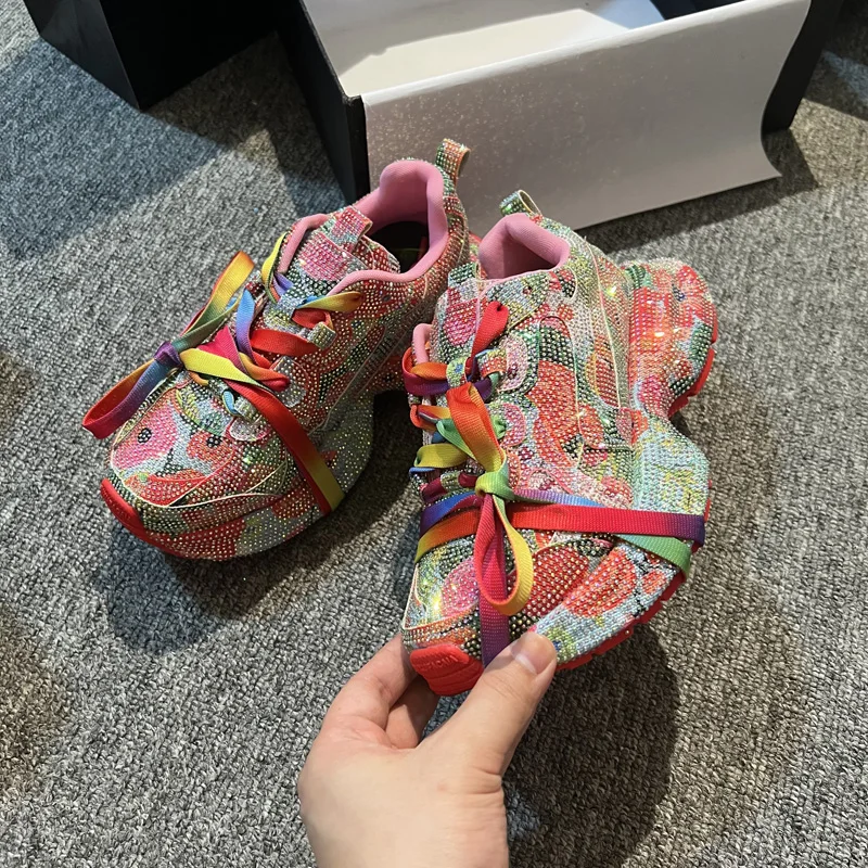 أحذية جديدة لخريف 2025 مصنوعة من حجر الراين بالكامل للأب في الهواء الطلق متعددة الاستخدامات ونعل سميك وقابلة للتنفس لزيادة الارتفاع أحذية الجري الرياضية #1