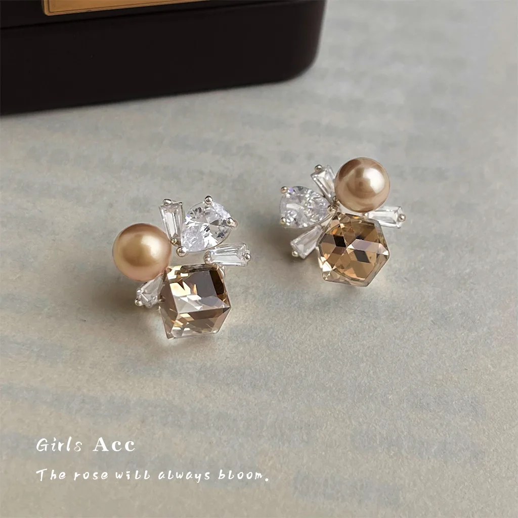 

Серьги с жемчугом цвета шампанского во французском стиле, роскошные серьги-гвоздики с кристаллами кубического циркония, женские минималистичные элегантные ювелирные изделия, подарок