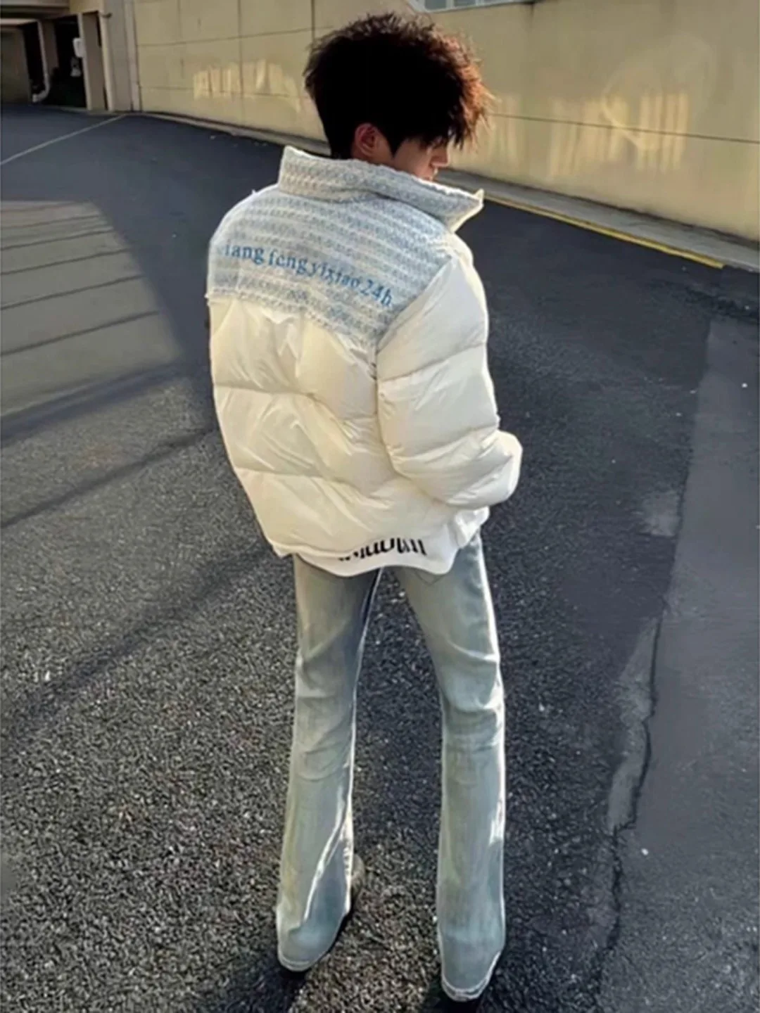 

Утепленная хлопковая куртка мужская зимняя теплая с воротником-стойкой, вышивкой букв, в американском стиле, с эффектом объемности, приталенного кроя