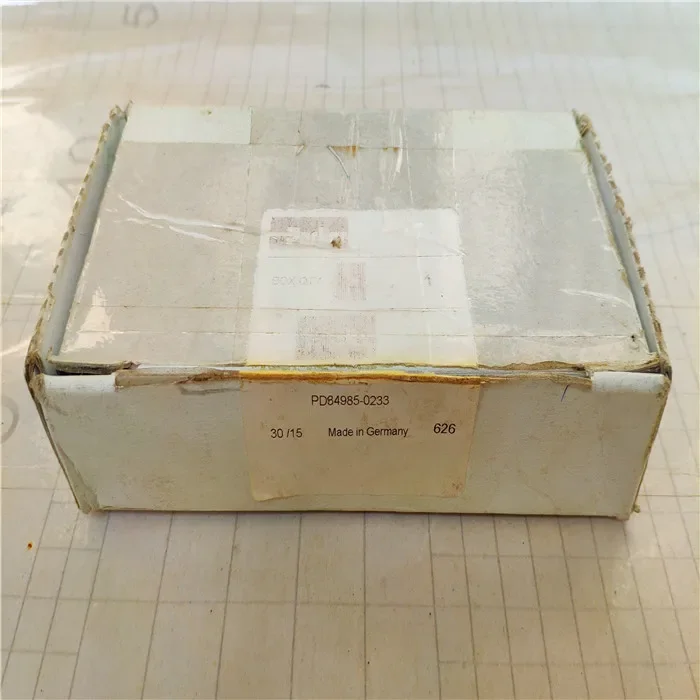 New German Original Imported Parker Solenoid Valve PD34985-0233 Spot Physical Shooting