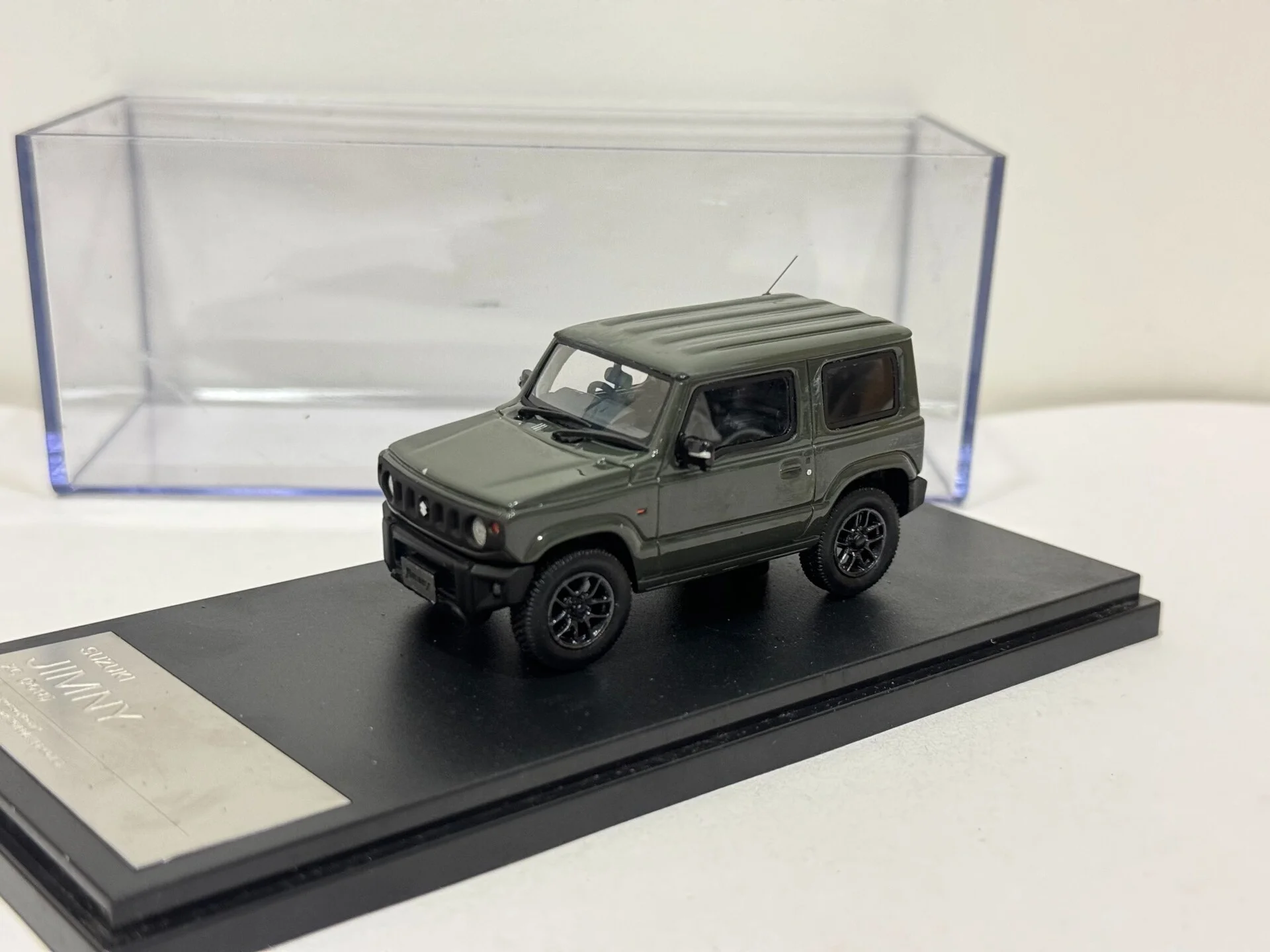 

Flaws No Color Box Hi Story 1/43 Scale Suzuki Jimny Resin Car Model