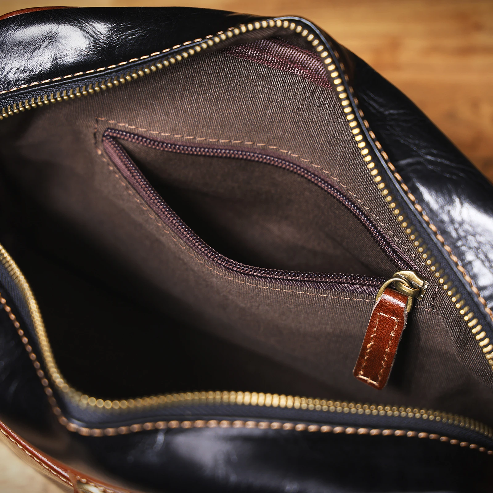 S.WORKER Vollnarbenleder-Umhängetasche für Herren Vintage Echtleder Herrenmode Schultertasche Messenger Bag – Detail 12
