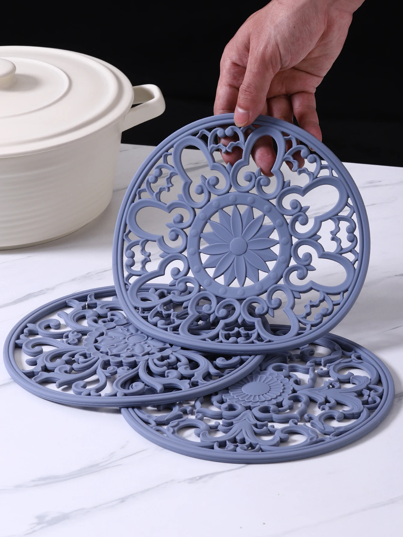 #30 Cheap Placemats Worth Buying