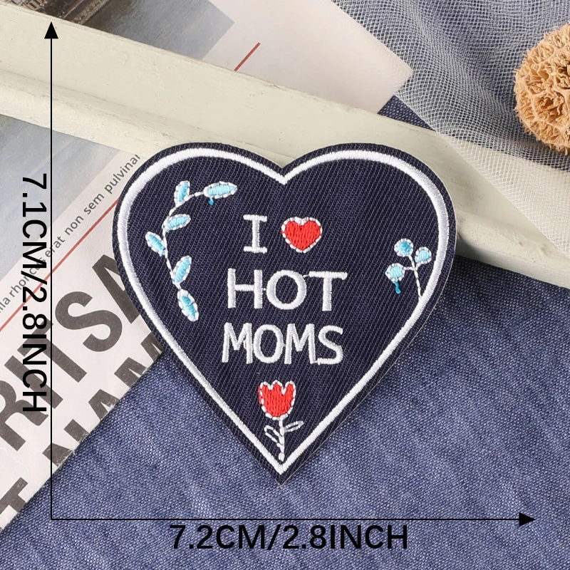 Toppe per ricamo a forma di cuore semplice ferro su I Love Hot Moms patch per abbigliamento confezione regalo per la festa della mamma fai da te