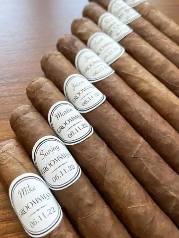 사용자 정의 흰색 결혼식 시가 라벨 모노그램 이니셜 결혼 선물