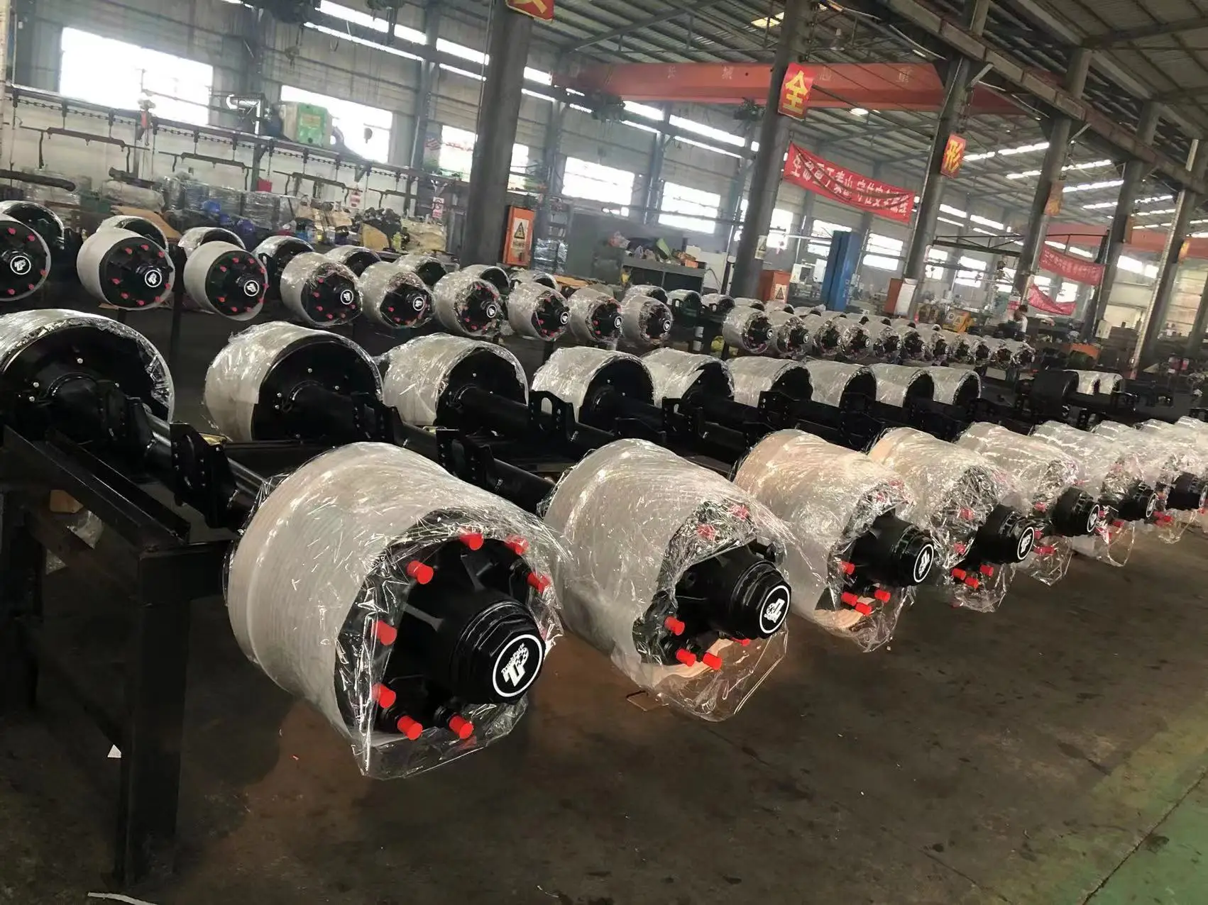 L1 المحور مقطورة خارجية المحور 12 طن 1850 شعاع مربع بإطارات مزدوجة OEM #4