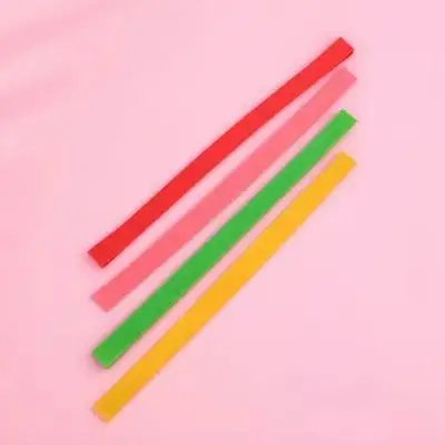 4 pezzi Cinghie in silicone Fasce di fissaggio per asciugamano per fasce per asciugamani da spiaggia Sedie di fissaggio Accessori per le vacanze Elastici riutilizzabili