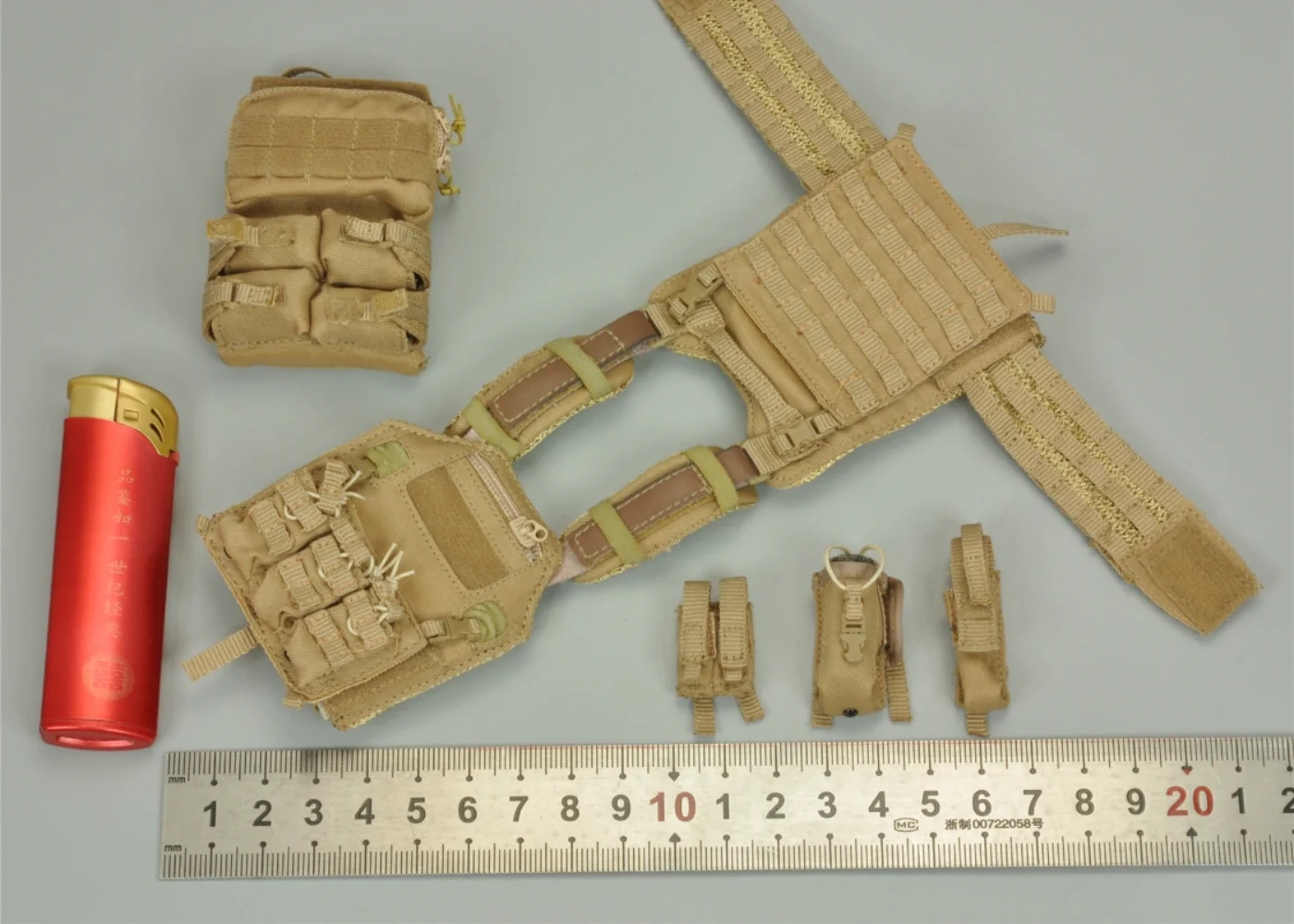 

FS 73031 1/6 Scale Soldier Chest Hanging Set Model for 12''Doomsday War