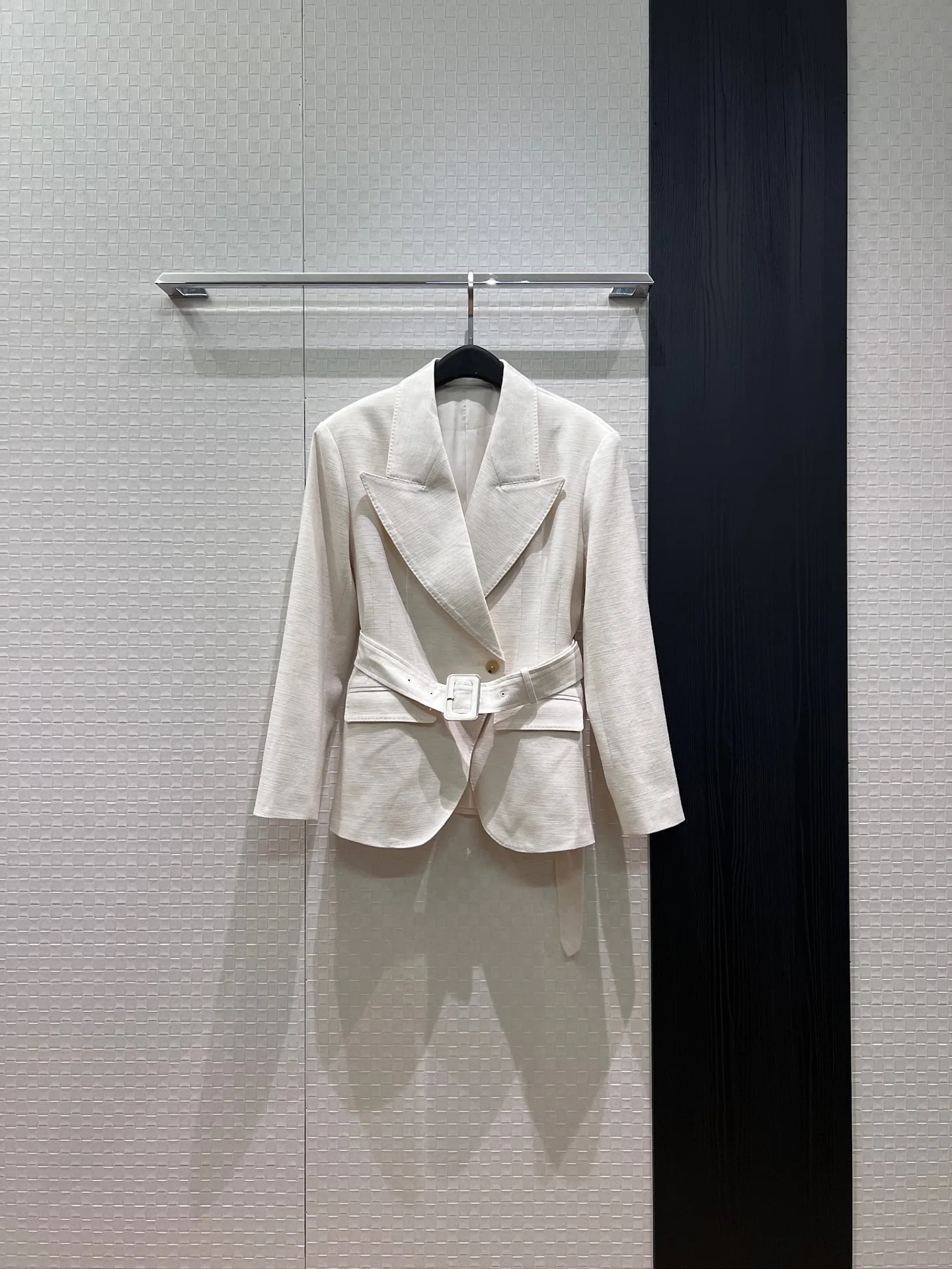 New Arrival Women Hand‑beaded Large Lapel Irregular Single‑button Coat with Belt Waist‑cinching Minimalist Commuter Fashion Temp