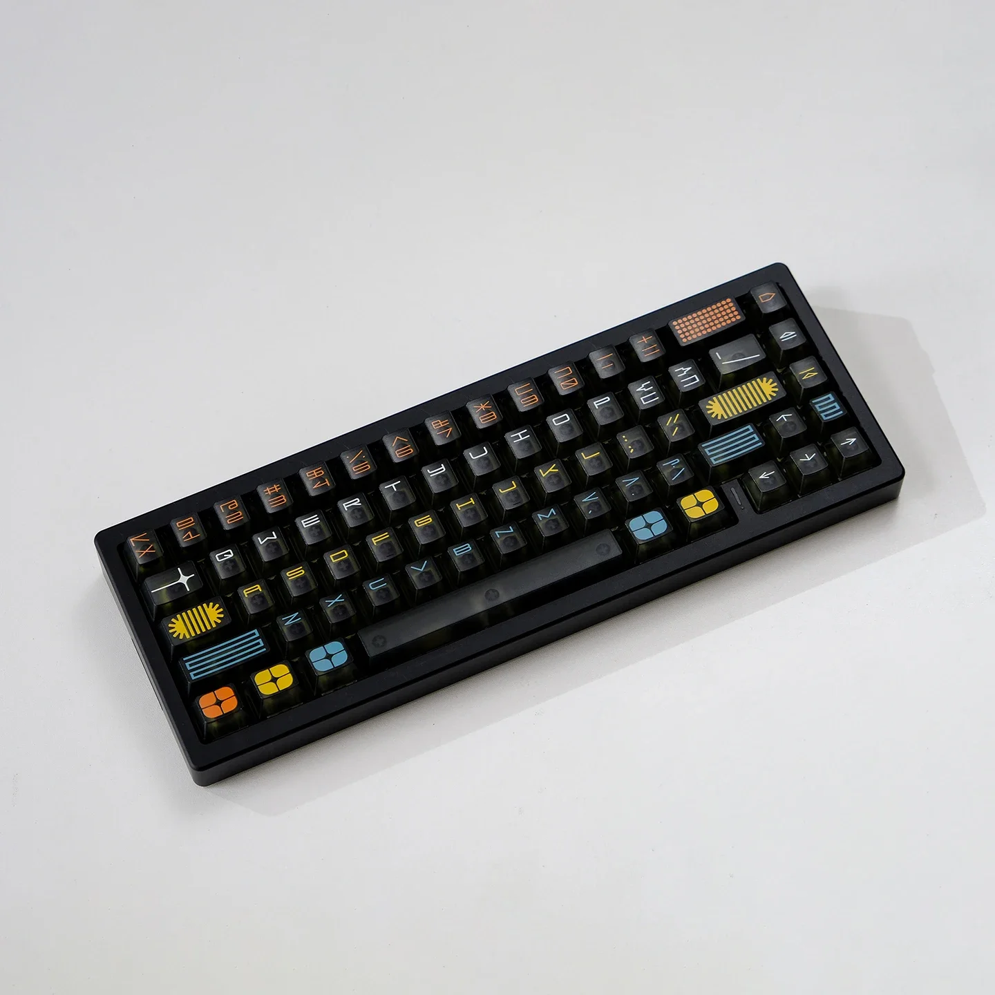 

Aifei EXPO Keycaps 122 Keys Black Fog Translucent PC UV Print Cherry Height for Mechanical Keyboard Wooting Anne Pro2 GK61 Game