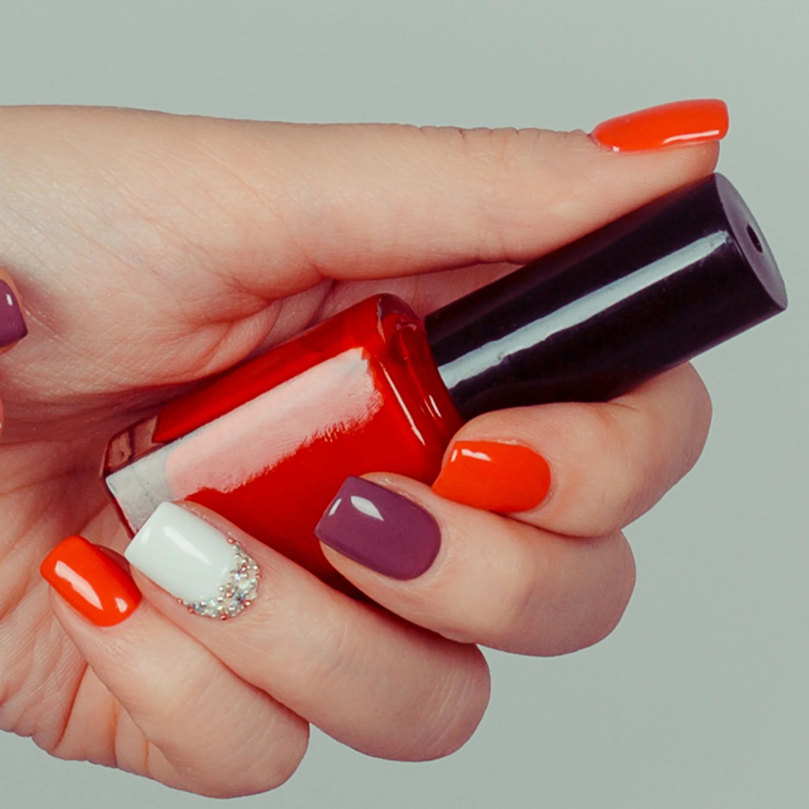 20Pcs Empty Nail Gel Bottles 10Ml Portable Storage Containers Leakproof Nail Polish Bottles for Solvent DIY Use