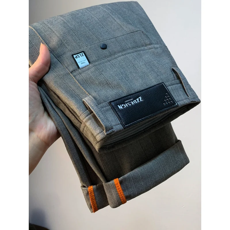 Pantalones informales de otoño para hombre, novedad de 2025, pantalones de negocios para ir al trabajo con estampado de rayas retro, elásticos, ajustados, con pierna recta pequeña