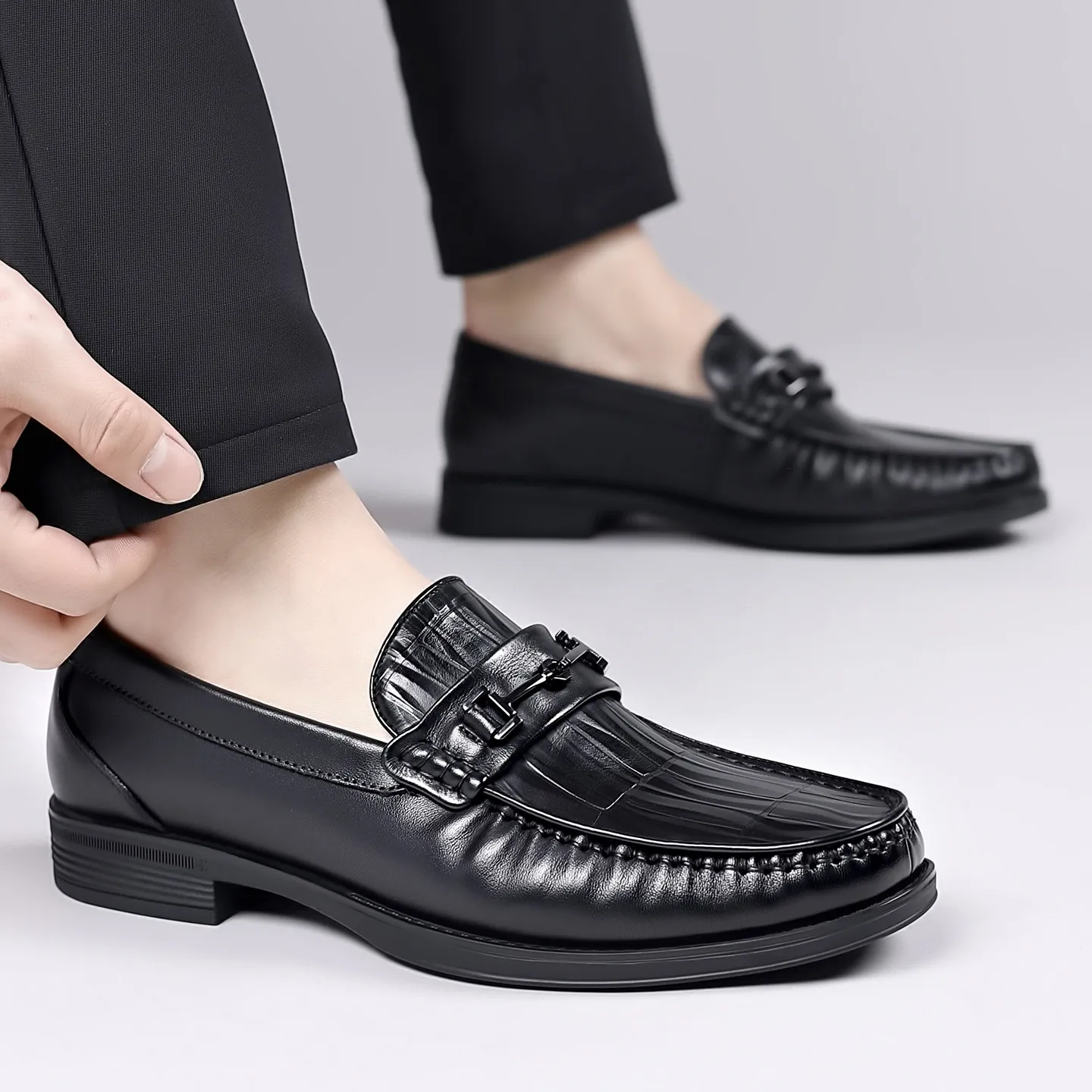 

The First Layer of Cowhide Men's Doudou Shoes Genuine Leather Breathable Lazy One-pedal 2026 New Driving Soft-soled Casual